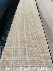 ISO9001四分の一によって鋸で挽かれるホワイト オークは0.7mmの家具木ベニヤに張り合わせる